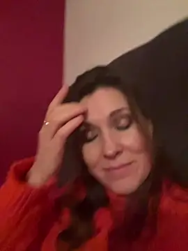 Lwhite1 online show from 02/12/25, 11:51