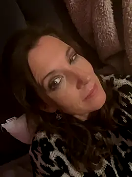 Lwhite1 online show from 10/21/25, 11:49