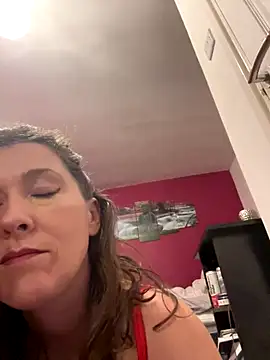 Lwhite1 online show from 11/14/25, 04:17