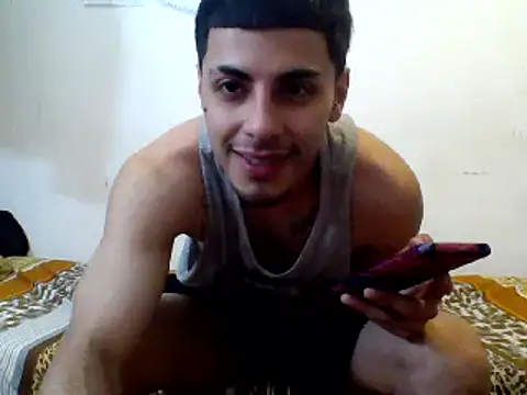 Snapshot of AronFoxx chatting on 03/09/25, 11:03 AronFoxx online show from 03/09/25, 11:03