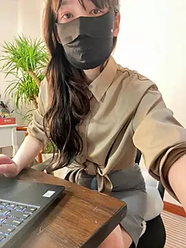 Snapshot of Annabody chatting on 03/04/25, 09:51 Annabody online show from 03/04/25, 09:51