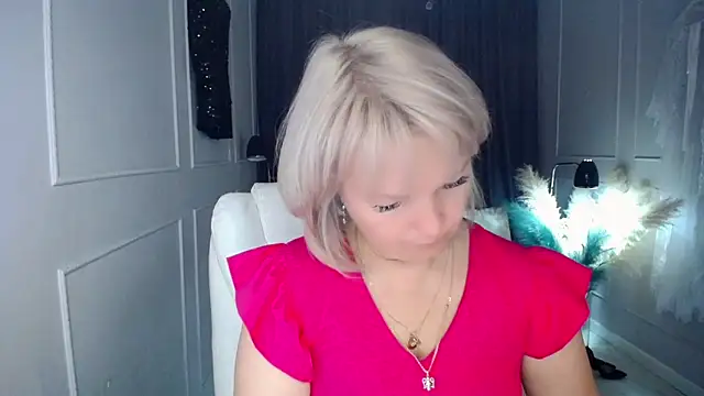 Juarnea online show from 09/16/25, 01:34