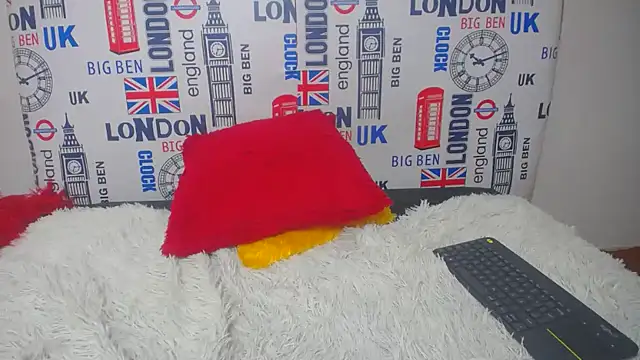 merlinaadams  online show from 02/18/25, 10:58