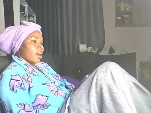 Snapshot of sweet_bigclit chatting on 11/10/25, 05:56 sweet bigclit online show from 11/10/25, 05:56