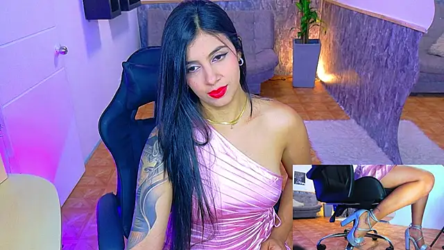 Snapshot of emily_jones_1 chatting on 09/22/25, 04:20 emily jones 1 online show from 09/22/25, 04:20