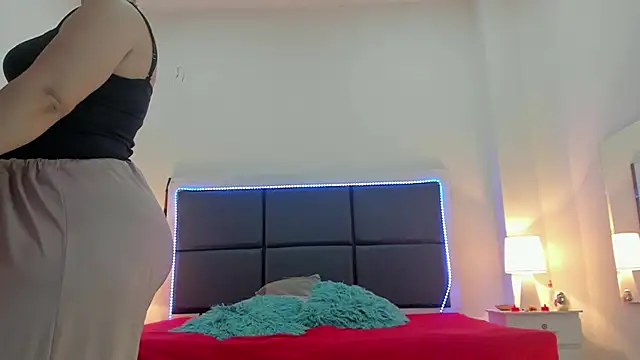 Aslhyn Gomez online show from 11/06/25, 09:48