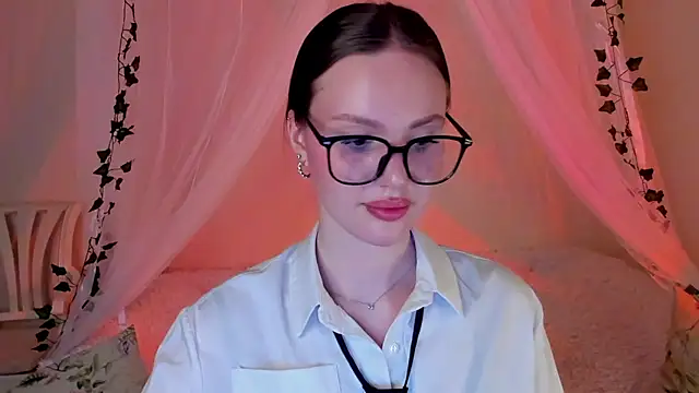 Snapshot of MishkaMe chatting on 12/05/24, 05:17 MishkaMe online show from 12/05/24, 05:17