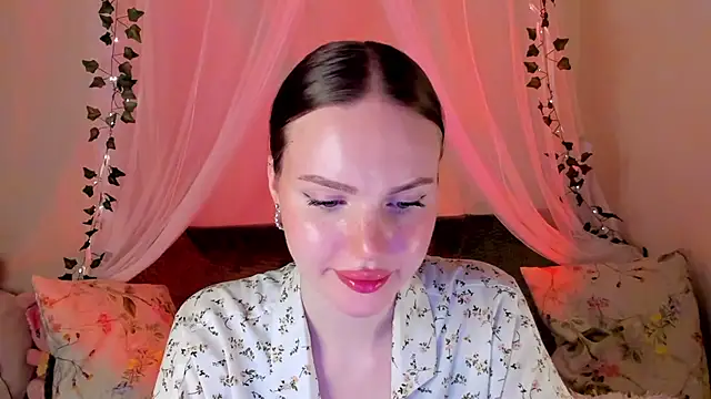 Snapshot of MishkaMe chatting on 01/13/25, 05:33 MishkaMe online show from 01/13/25, 05:33