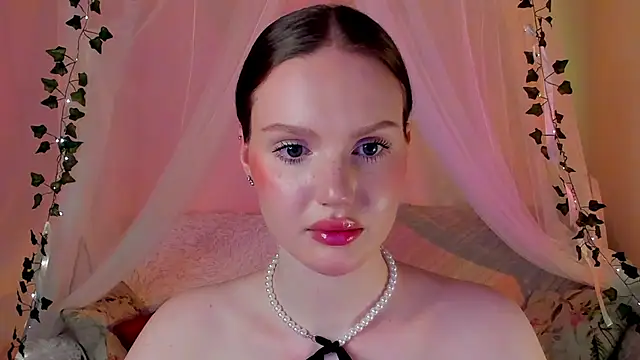 Snapshot of MishkaMe chatting on 03/18/25, 03:42 MishkaMe online show from 03/18/25, 03:42