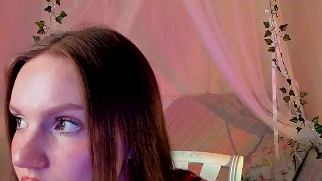 Snapshot of MishkaMe chatting on 03/19/25, 02:57 MishkaMe online show from 03/19/25, 02:57