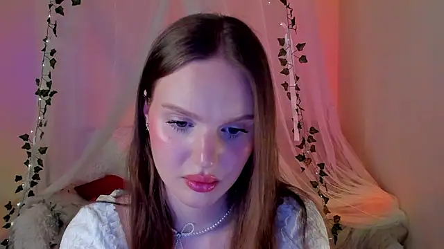 Snapshot of MishkaMe chatting on 03/21/25, 04:18 MishkaMe online show from 03/21/25, 04:18