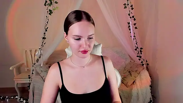 Snapshot of MishkaMe chatting on 09/14/25, 03:55 MishkaMe online show from 09/14/25, 03:55