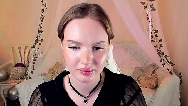 Snapshot of MishkaMe chatting on 09/28/25, 03:50 MishkaMe online show from 09/28/25, 03:50