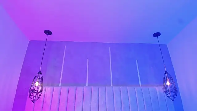 Snapshot of pamelaa_vega chatting on 09/19/25, 12:28 pamelaa vega online show from 09/19/25, 12:28