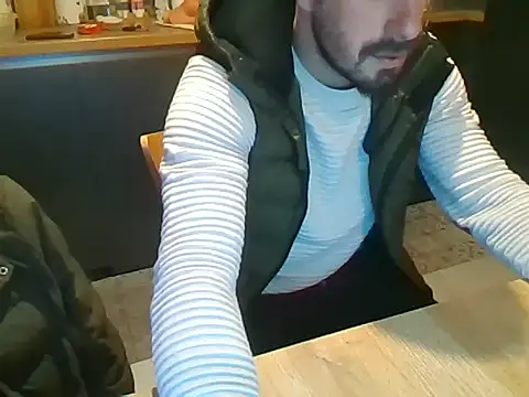 giorgakaci69 online show from 01/04/25, 02:04