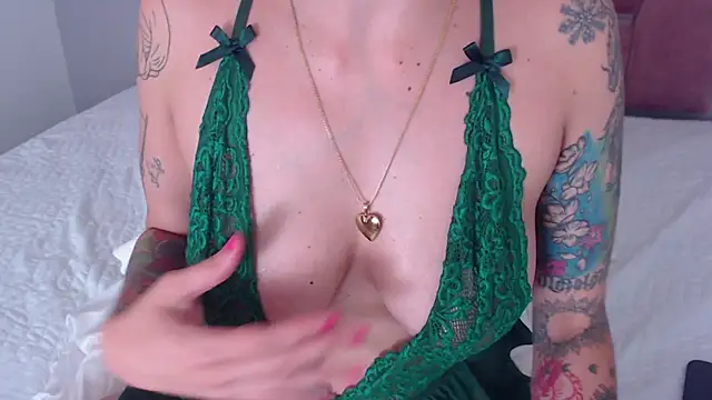 EmiliaKurt online show from 02/10/25, 04:25