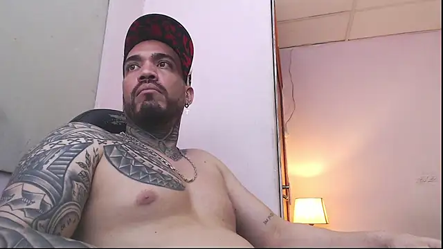 Snapshot of Angel_sex_latin chatting on 12/22/24, 07:11 Angel sex latin online show from 12/22/24, 07:11