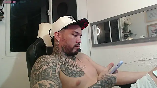 Snapshot of Angel_sex_latin chatting on 12/22/24, 11:52 Angel sex latin online show from 12/22/24, 11:52