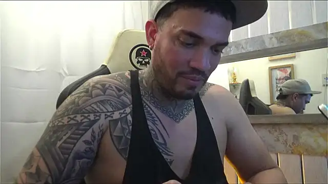 Snapshot of Angel_sex_latin chatting on 10/15/25, 03:06 Angel sex latin online show from 10/15/25, 03:06