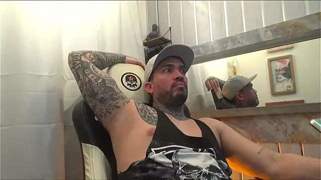 Snapshot of Angel_sex_latin chatting on 11/20/25, 06:13 Angel sex latin online show from 11/20/25, 06:13