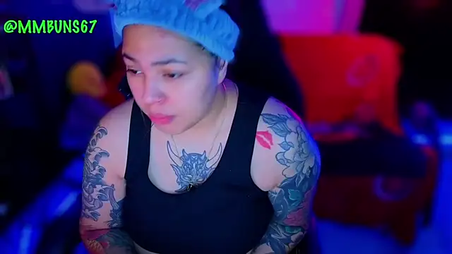 Snapshot of miacanela_xo chatting on 10/16/25, 12:11 miacanela xo online show from 10/16/25, 12:11