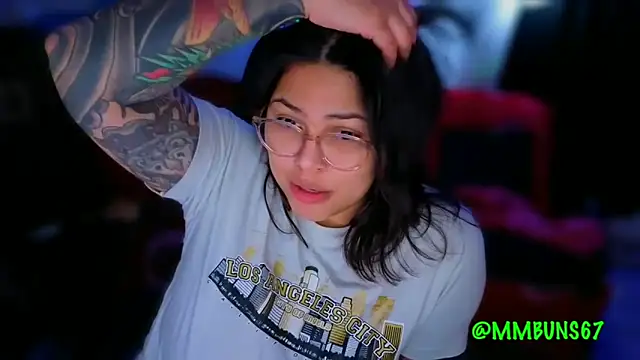 Snapshot of miacanela_xo chatting on 11/09/25, 02:32 miacanela xo online show from 11/09/25, 02:32