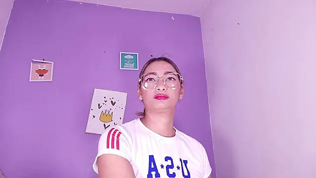 vale ross  online show from 09/19/25, 03:08