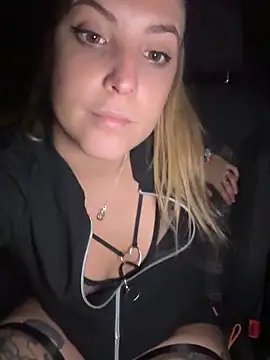 Snapshot of LiliMorganxxx chatting on 10/09/25, 09:02 LiliMorganxxx online show from 10/09/25, 09:02