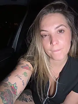 Snapshot of LiliMorganxxx chatting on 10/26/25, 10:04 LiliMorganxxx online show from 10/26/25, 10:04