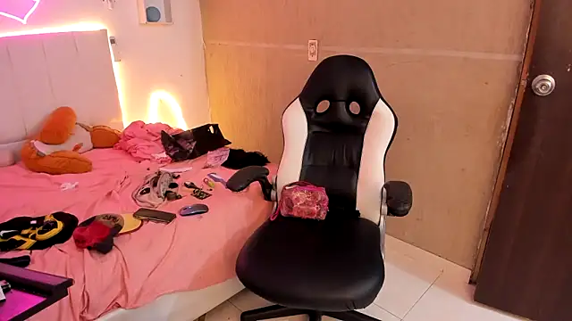 lilith horny online show from 10/08/25, 12:30