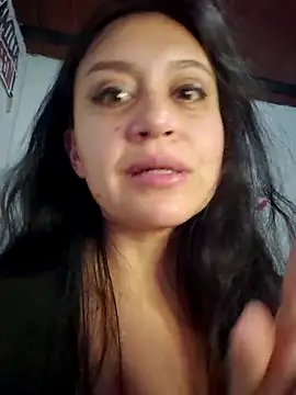 Snapshot of lombarlana-89 chatting on 09/27/25, 01:10 lombarlana-89 online show from 09/27/25, 01:10
