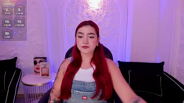 ViolettCastel online show from 10/16/25, 06:53