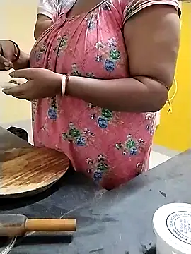 Snapshot of ANUBHABI chatting on 01/05/25, 03:55 ANUBHABI online show from 01/05/25, 03:55