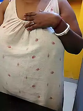 Snapshot of ANUBHABI chatting on 03/09/25, 10:41 ANUBHABI online show from 03/09/25, 10:41