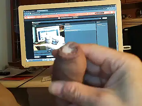 Snapshot of Sexy-boy29 chatting on 12/25/24, 04:00 Sexy-boy29 online show from 12/25/24, 04:00