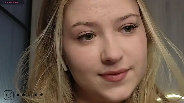 Snapshot of Monikacutie chatting on 12/29/24, 10:12 Monikacutie online show from 12/29/24, 10:12