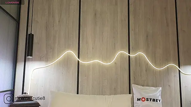 Snapshot of Monikacutie chatting on 01/05/25, 04:04 Monikacutie online show from 01/05/25, 04:04