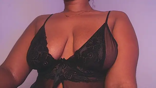 Snapshot of Ahlya chatting on 10/17/25, 11:51 Ahlya online show from 10/17/25, 11:51