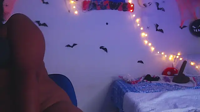 Snapshot of Ahlya chatting on 10/24/25, 12:41 Ahlya online show from 10/24/25, 12:41