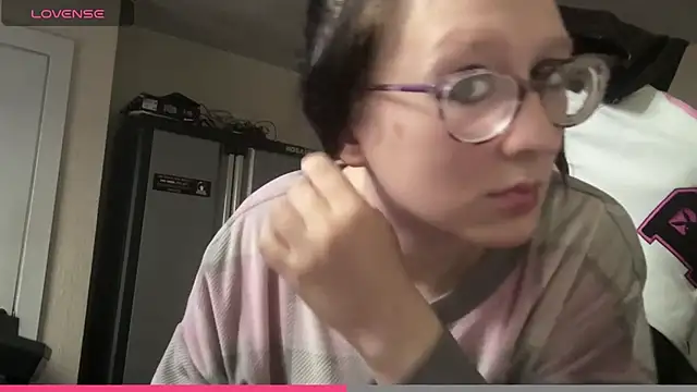 YandereDemon online show from 10/07/25, 06:16