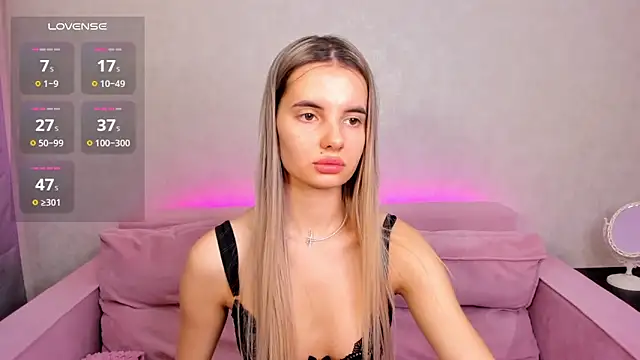 Snapshot of Erika_Carpenter chatting on 03/05/25, 03:18 Erika Carpenter online show from 03/05/25, 03:18