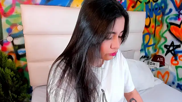 Liana Bernocchi online show from 11/20/25, 07:46