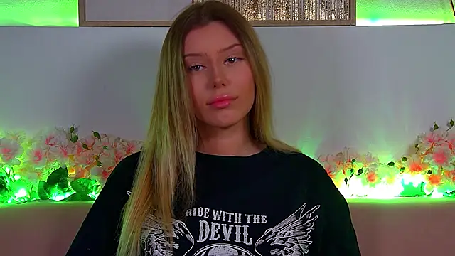 LiliaBianka online show from 02/18/25, 03:54