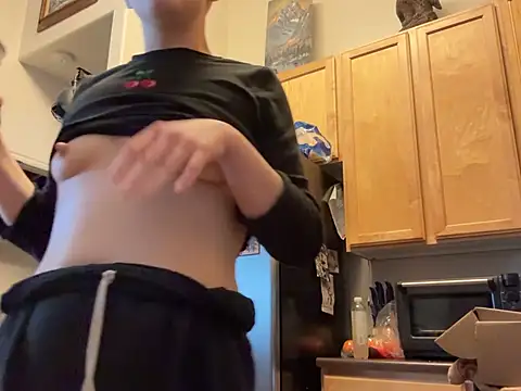 Snapshot of Starving4Cock chatting on 12/13/24, 04:27 Starving4Cock online show from 12/13/24, 04:27