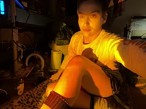 Snapshot of Starving4Cock chatting on 02/15/25, 11:39 Starving4Cock online show from 02/15/25, 11:39