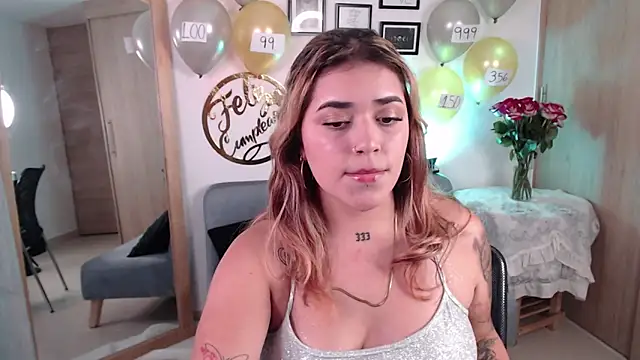 Snapshot of JoselinFlower_ chatting on 03/23/25, 12:36 JoselinFlower online show from 03/23/25, 12:36