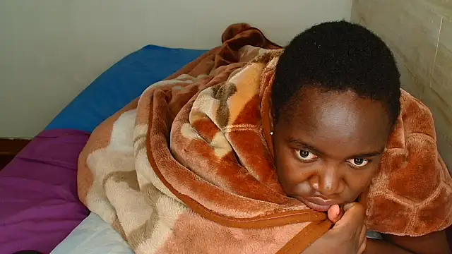 KINKYBLACKDOLL online show from 11/11/25, 05:18