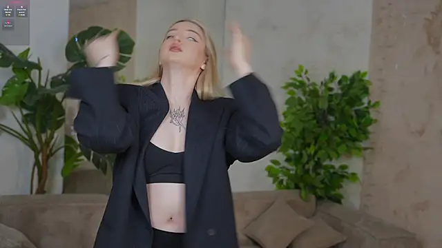 Cassy-Celestial  online show from 02/06/25, 03:59