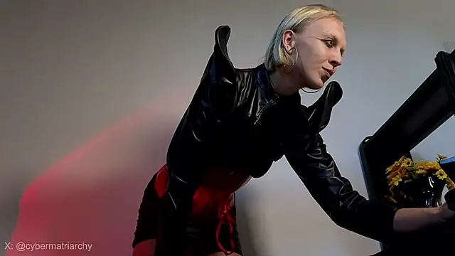 Snapshot of Martha_Hoffman chatting on 10/13/25, 06:46 Martha Hoffman online show from 10/13/25, 06:46