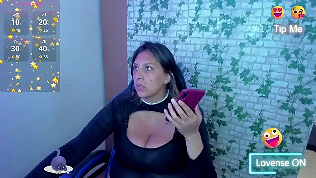 MIABOOBS   online show from 11/17/25, 07:41